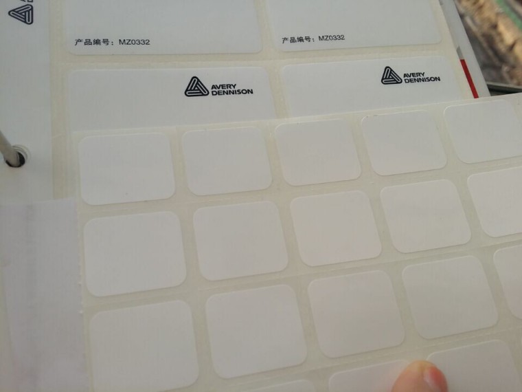 亮白PET標(biāo)簽